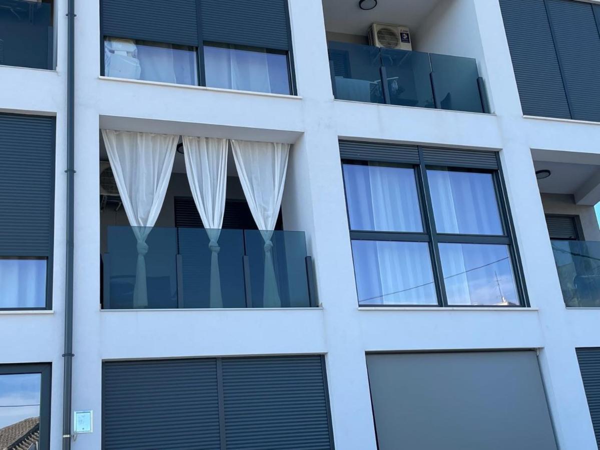 Giovanna Apartment With Terrace And Free Parking Pula Exterior foto